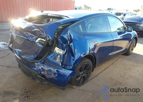 2025 Tesla Model Y Long Range Dual Motor Rear-Wheel Drive z USA, uszkodzony, nr VIN 7SAYGDED4SF256344